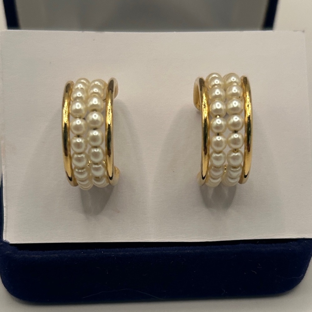 Avon Gold and Pearl Accent Earrings​ - Picture 3 of 9